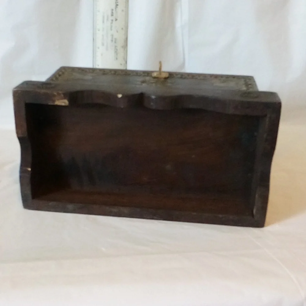 jewelry or trinket Box of ornate brass & hardwood from Cambodia - Picture 7 of 9